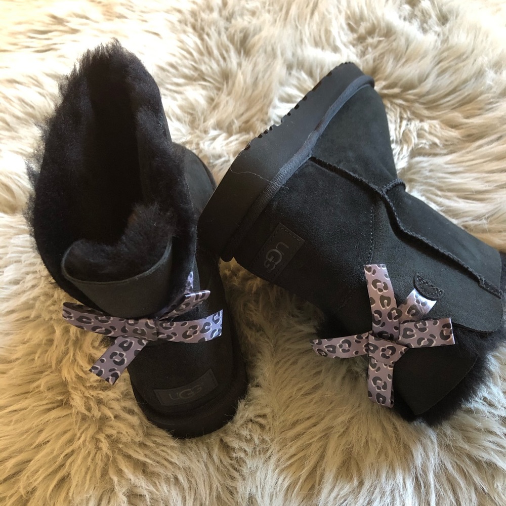 UGG W Mini Bailey Bow II Exotic boots sz 11 BNIB